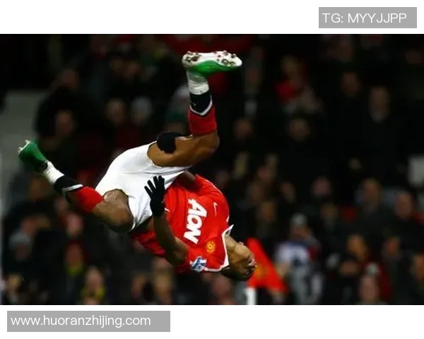 巴西足球明星后空翻技艺展现激情与力量的完美结合